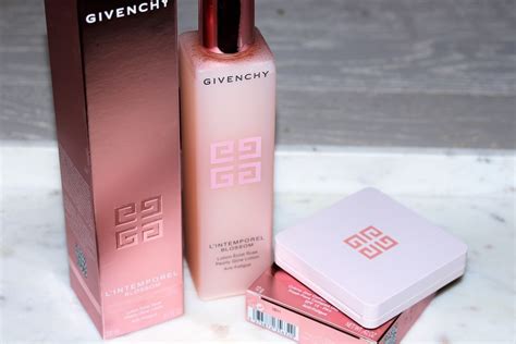 Givenchy L’Intemporel Blossom Compact Day Cream SPF15 